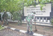Bersih-Bersih Makam, Sambut Hari Juang TNI-AD di Lamongan