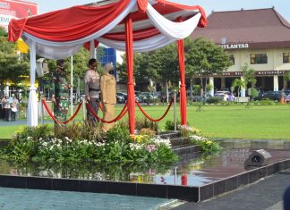 Gubernur Jawa Timur Pimpin Apel Gelar Operasi Lilin 2020