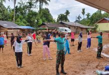 Jaga Kebugaran Tubuh, Satgas Yonif Mekanis 516/CY Olahraga bareng Masyarakat Jaga Kebugaran Tubuh
