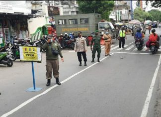 10 Pelanggar Berhasil Dijaring Petugas Yustisi Prokes Kecamatan Semampir Yustisi Prokes