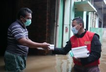 Mobil Klinik Indosat Ooredoo Kembali Salurkan Bantuan Bagi Masyarakat Terdampak Bencana Banjir di Sejumlah Kota di Indonesia Mobil Klinik