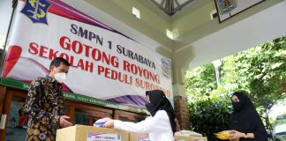 Aksi Sosial Pelajar SMP Bantu Pemkot Surabaya Tangani Pandemi Covid-19 SMP Negri 1 Surabaya