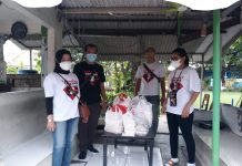 Dukung Program UMKM, Relawan Sahabat Ganjar Surabaya Borong Produk Usaha Mikro Untuk Dibagikan Ke Masyarakat Sahabat Ganjar