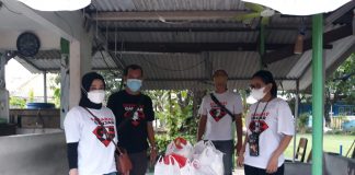 Dukung Program UMKM, Relawan Sahabat Ganjar Surabaya Borong Produk Usaha Mikro Untuk Dibagikan Ke Masyarakat Sahabat Ganjar