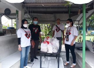 Dukung Program UMKM, Relawan Sahabat Ganjar Surabaya Borong Produk Usaha Mikro Untuk Dibagikan Ke Masyarakat Sahabat Ganjar
