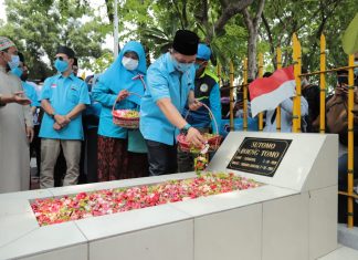 Ziarah ke Makam Bung Tomo, Anis Matta Ungkap Tiga Makna agar Indonesia Jadi Pemimpin Dunia Partai Gelora