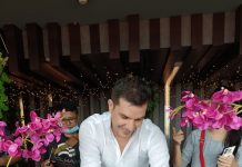 Seventeen Lounge hadirkan menu otentik Yunani dengan nuansa Santorini selama 6 hari Haris Gubeng Surabaya