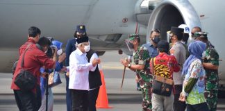 Pangdam Brawijaya Sambut Kedatangan Wakil Presiden di Bandara Juanda Pangdam V Brawijaya