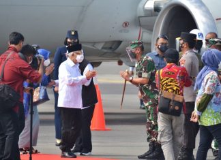Pangdam Brawijaya Sambut Kedatangan Wakil Presiden di Bandara Juanda Pangdam V Brawijaya