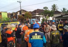 Blue Helmet Gerak Cepat, Bantu Warga Korban Letusan Gunung Semeru Blue Helmet