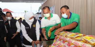 Pantau Penerapan HET Minyak Goreng di Tuban, Gubernur Khofifah: Kebijakan ini Mendorong Daya Beli Masyarakat