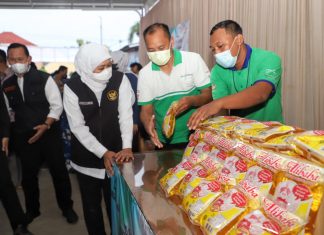 Pantau Penerapan HET Minyak Goreng di Tuban, Gubernur Khofifah: Kebijakan ini Mendorong Daya Beli Masyarakat