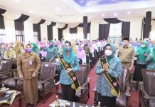 Buka Sekolah Lansia Tangguh di Kota Pasuruan, Arumi Bachsin : Lansia di Jatim Punya Semangat Produktif dan Bahagia
