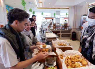 Harris Hotel Bundaran Satelit Surabaya Gelar Bukber Sebulan Penuh Selama Ramadan Harris Hotel Bundaran Satelit Surabaya