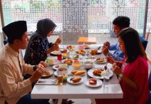 Harris Gubeng Menyajikan Menu Andalan Buka Puasa dan Door Prize Logam Mulia Setiap Harinya Harris Gubeng Surabaya