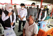 Stok Vaksin Covid-19 Aman dan Cukup, Gubernur Khofifah Ajak Masyarakat Segera Booster Sebelum Mudik