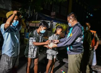 Lewat Patroli Pengawasan Ramadan, Pemkot Surabaya Lakukan Pendekatan dan Edukasi pada Remaja