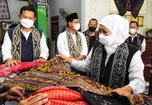 Gubernur Khofifah Ajak Masyarakat Belanja dan Memakai Produk Dalam Negeri, Selaras dengan Arahan Presiden Jokowi Terkait GN BBI
