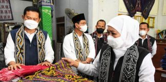 Gubernur Khofifah Ajak Masyarakat Belanja dan Memakai Produk Dalam Negeri, Selaras dengan Arahan Presiden Jokowi Terkait GN BBI
