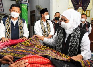 Gubernur Khofifah Ajak Masyarakat Belanja dan Memakai Produk Dalam Negeri, Selaras dengan Arahan Presiden Jokowi Terkait GN BBI