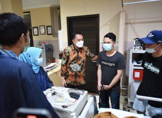 Jenguk Korban Korban Laka Bus Tol Sumo di Sejumlah RS, Wali Kota Eri Cahyadi Minta Penanganan Terbaik