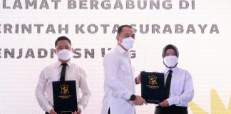 Sah, Wali Kota Eri Cahyadi Serahkan SK PPPK 470 Guru SD dan SMP se-Surabaya