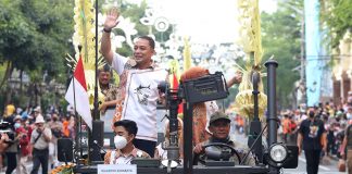 Warga Antusias Menikmati Surabaya Vaganza, Wali Kota Eri Cahyadi: Ini Wujud Kebangkitan Ekonomi