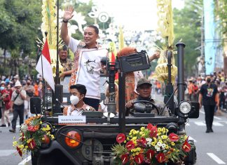 Warga Antusias Menikmati Surabaya Vaganza, Wali Kota Eri Cahyadi: Ini Wujud Kebangkitan Ekonomi