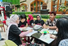 Populerkan Seni Gambar, Pelukis Surabaya ini Gelar Workshop