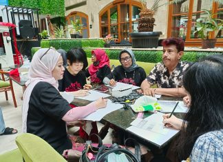 Populerkan Seni Gambar, Pelukis Surabaya ini Gelar Workshop