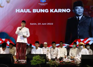 Di Haul Bung Karno, Wali Kota Eri Cahyadi Kumandangkan Yasin dan Tahlil bersama Warga Surabaya
