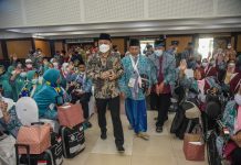 Lepas 450 CJH Asal Surabaya, Wali Kota Eri Cahyadi: Saya Menitip Doa untuk Kota Ini