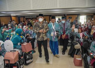 Lepas 450 CJH Asal Surabaya, Wali Kota Eri Cahyadi: Saya Menitip Doa untuk Kota Ini