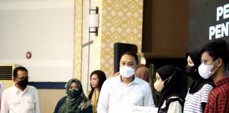 Zakat ASN Pemkot Surabaya Digunakan untuk Tebus Ijazah 729 Pelajar SMA/SMK Sederajat