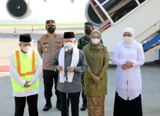 Gubernur Khofifah Dampingi Wapres Ma’ruf Amin Berangkatkan 449 Jemaah Haji Kloter Pertama Asal Jatim