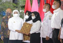 Serahkan SK CPNS dan PPPK Formasi Tahun 2021, Gubernur Khofifah: Mari Maksimalkan Potensi dan Kinerja Demi Pembangunan Jatim