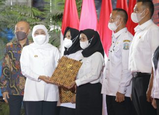 Serahkan SK CPNS dan PPPK Formasi Tahun 2021, Gubernur Khofifah: Mari Maksimalkan Potensi dan Kinerja Demi Pembangunan Jatim