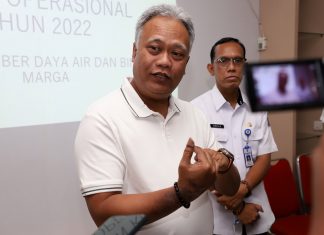 Kepala Dinas SDABM Surabaya Pastikan Genangan Surut Kurang dari 20 Menit dalam Perjanjian Kontrak Kinerja
