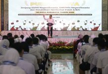 Wali Kota Eri Cahyadi Pimpin Prosesi Purnawidya Pelajar Surabaya
