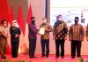 Disaksikan Menteri ATR/BPN, Wali Kota Eri Cahyadi Serahkan Hibah Aset Pemkot pada BPN II
