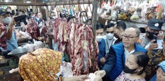 Sidak Pasar Tradisional, Mendag Nyatakan Harga Bahan Pokok di Surabaya Stabil