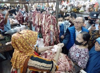 Sidak Pasar Tradisional, Mendag Nyatakan Harga Bahan Pokok di Surabaya Stabil