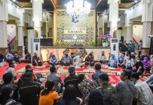 Gaduh di Acara ‘Sambat Nang Cak Eri’, Warga Emosional Saat Adukan Masalah Apartemen