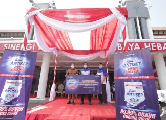 Bantu Lindungi Ribuan Nakes, 3.500 Paket Soklin Antisep Dibagikan ke Puskesmas dan Faskes di Surabaya