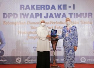 Gubernur Khofifah Ajak IWAPI Percepat Transformasi Digital dan Perkuat Hilirisasi UMKM Berbasis Holtikultura