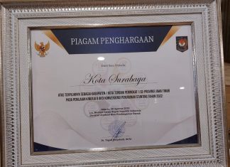 Pemkot Surabaya Terima Penghargaan Terbaik Pertama Penurunan Stunting se Jatim