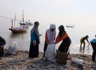 World Cleanup Day 2022, Pemkot Surabaya Bersihkan 1 Ton Sampah di Pantai Kenjeran