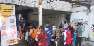 Stabilkan Harga, Pemkot Surabaya Gelar Operasi Pasar di 10 Kecamatan dan Berhasil Jual Telur 618 Kilogram