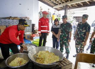 Pangdam V/Brawijaya Meninjau Lokasi Terdampak Banjir Bandang di Wilayah Sumbermanjing Wetan Kabupaten Malang Hankam