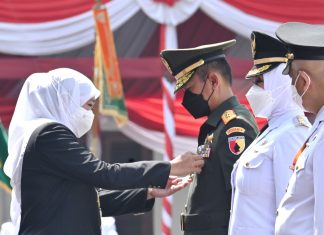 Pangdam V/Brawijaya Terima Penghargaan Lencana Emas Jer Basuki Mawa Beya